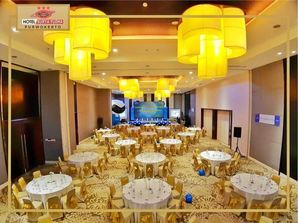 Hotel Surya Yudha Purwokerto Exterior photo