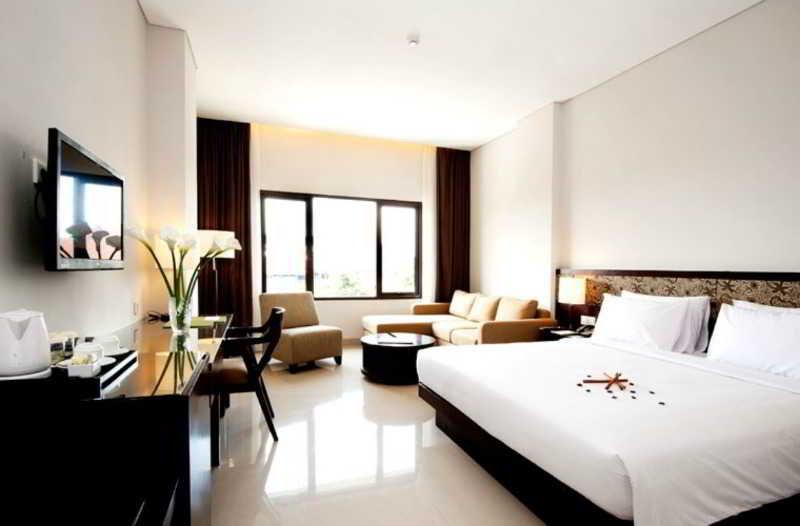 Hotel Surya Yudha Purwokerto Exterior photo